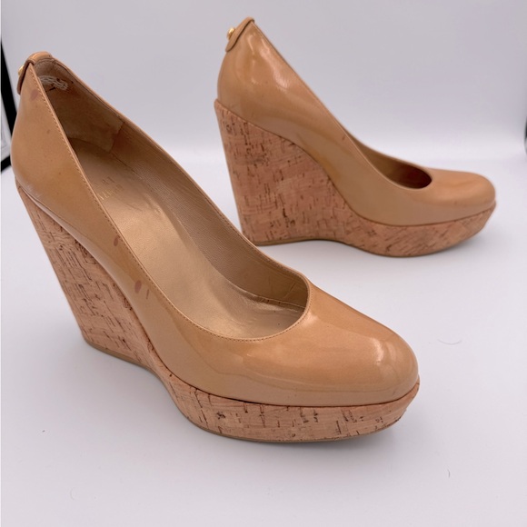 Stuart Weitzman patent cork platform pump SZ 5 1/2 but fits a narrow 6 (me). - Picture 1 of 7